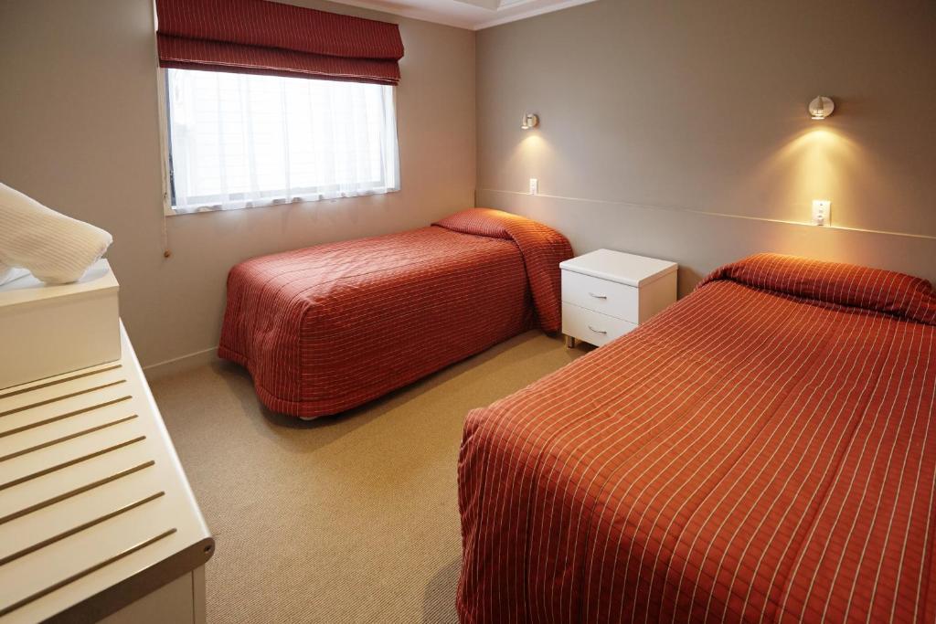 Pioneer Waterfront Apartments Paihia Room photo