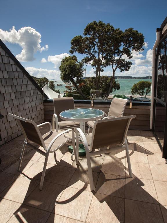 Pioneer Waterfront Apartments Paihia Room photo