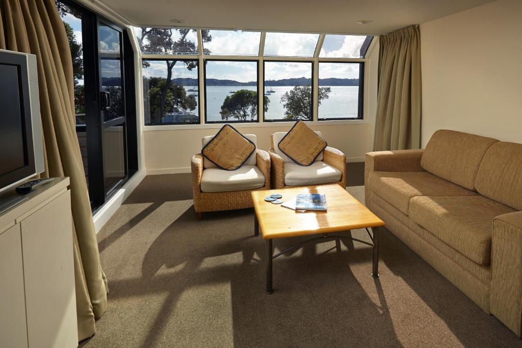 Pioneer Waterfront Apartments Paihia Room photo