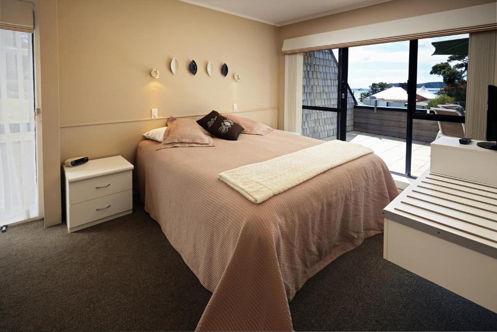 Pioneer Waterfront Apartments Paihia Room photo