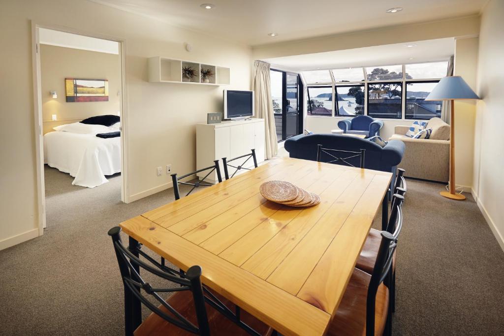 Pioneer Waterfront Apartments Paihia Room photo
