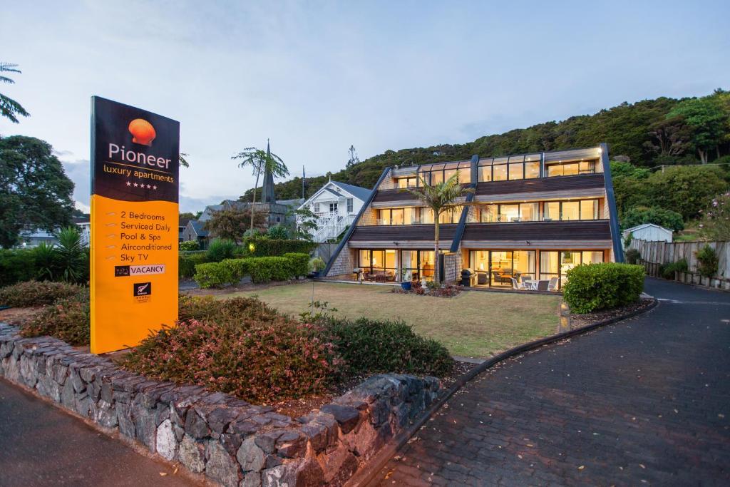 Pioneer Waterfront Apartments Paihia Exterior photo