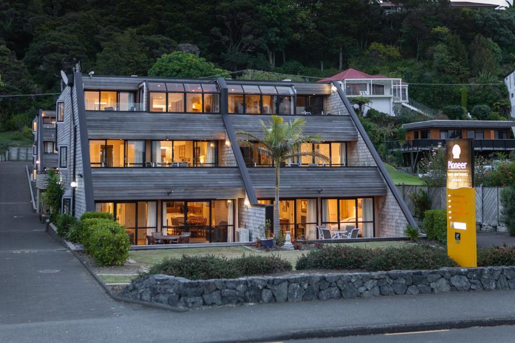 Pioneer Waterfront Apartments Paihia Exterior photo